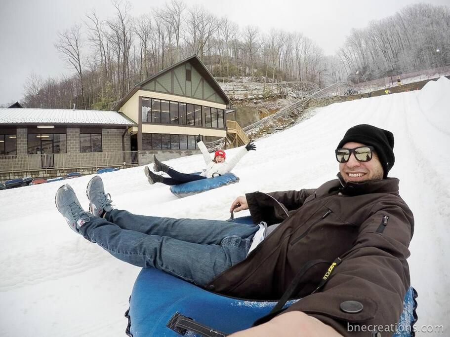 ガトリンバーグ Bear Necessities, Luxury 5Bd Mtn Views, Hot Tub, Many Bear Sightingsヴィラ エクステリア 写真